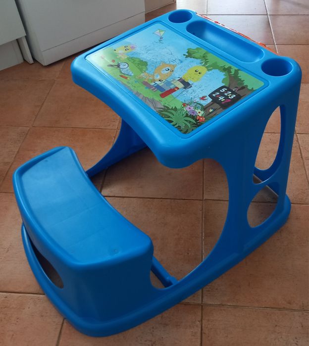 SECRETÁRIA EM PVC,CRIANÇA PINTAR.Casa,Quarto,Sala,Cozinha,Infantário.