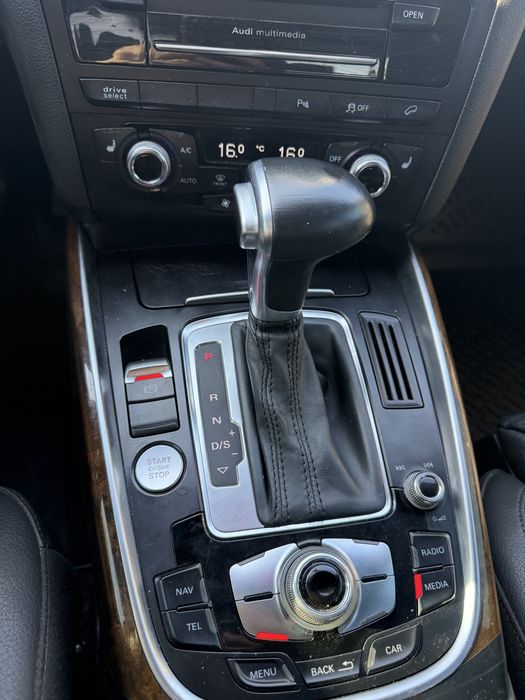 Продам Audi Q5 2.0 бензин
