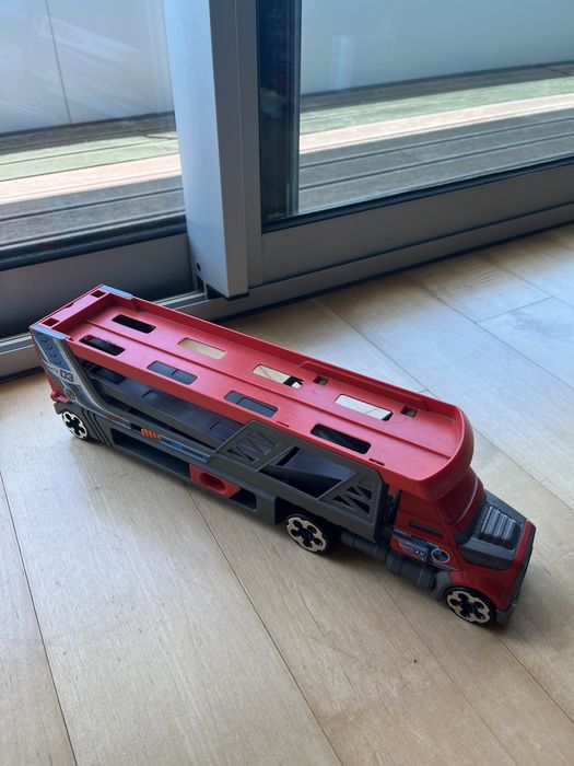 Camiões para transporte de carrinhos