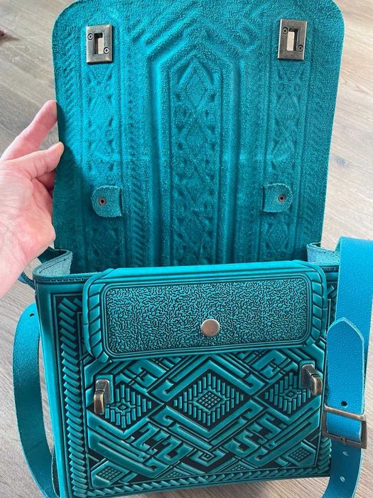 Жіноча шкіряна сумка-портфель з тисненням