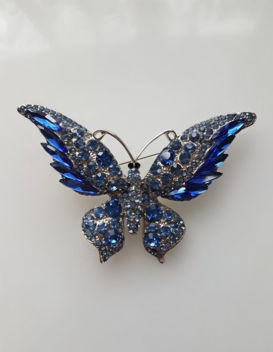 Broszka nowa motyl niebieski cyrkonie