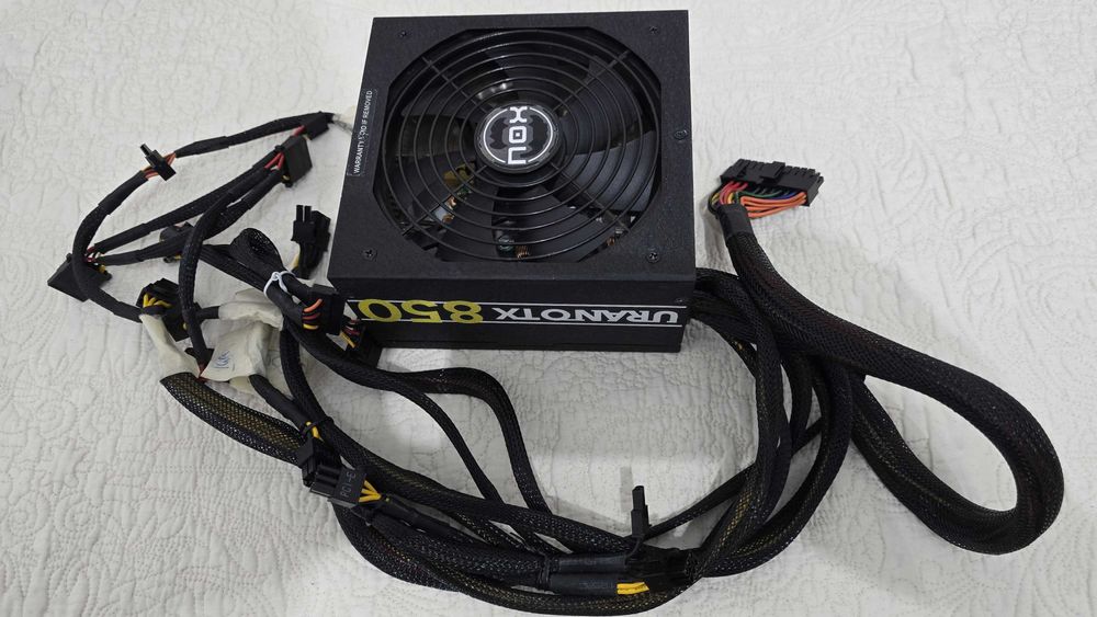 Fonte de alimentação URANO TX 850W para torre de computador