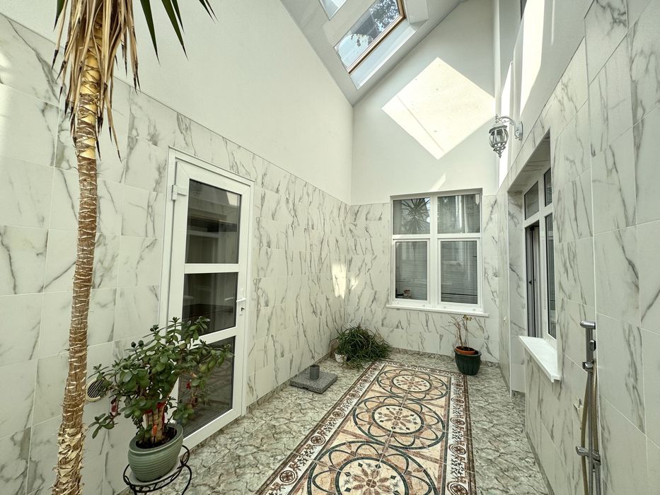 Продажа части дома в центре со своим фасадным входом