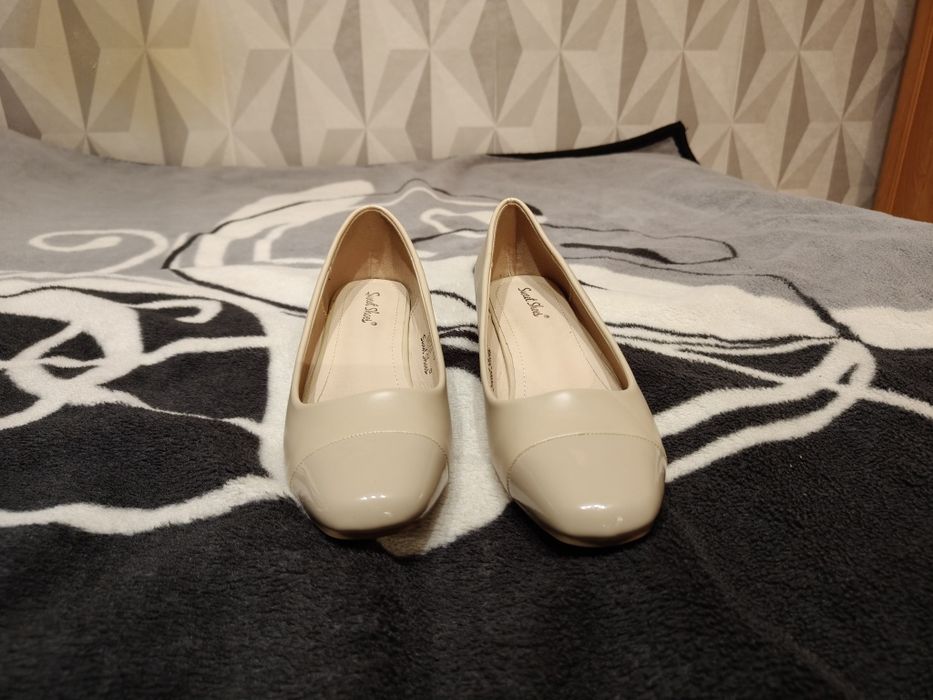 Czółenka Sweet Shoes beżowe, rozmiar 40 – eleganckie, jak nowe