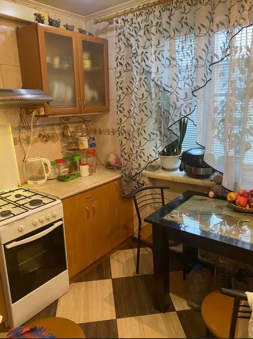 Продам 3к квартиру ул. Новоорловская 22 (район пр. Ивана Мазепы)