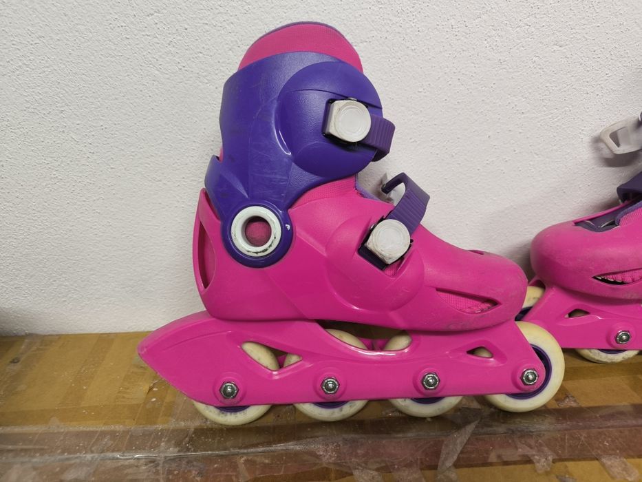 Patins e capacete para criança