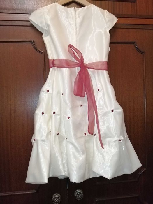 Vestido de cerimónia para criança.