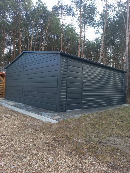 Garaż blaszany nowoczesny wygląd drewnopodobny