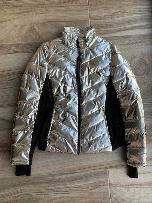 Новая спортивная курточка Размер S.