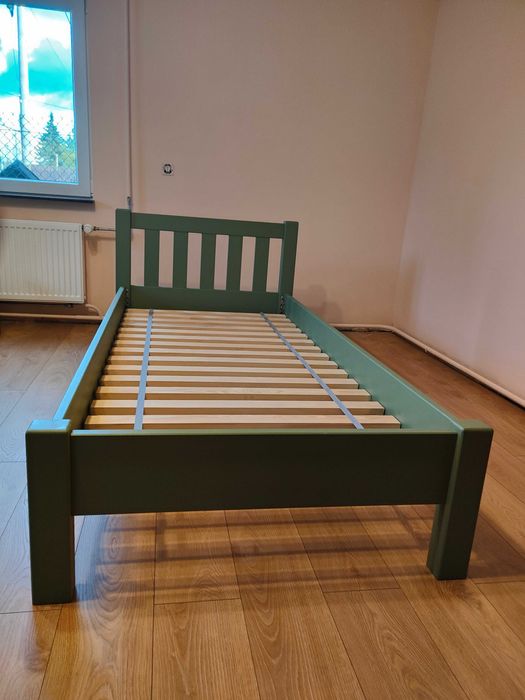 Nowe sosnowe łóżko drewniane 90x200 malowane