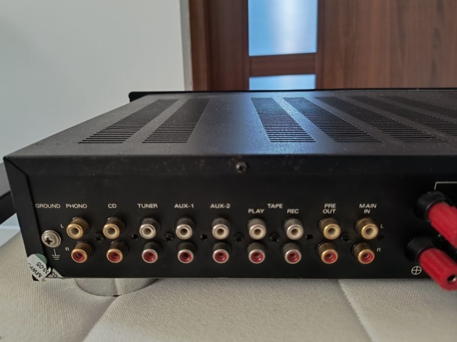 Wzmacniacz Carver CM1040