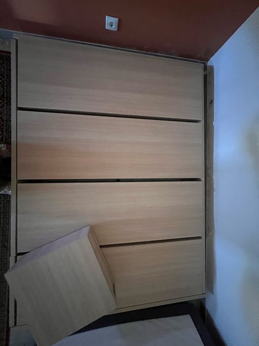 Cama e Mesa de Cabeceira em bom estado