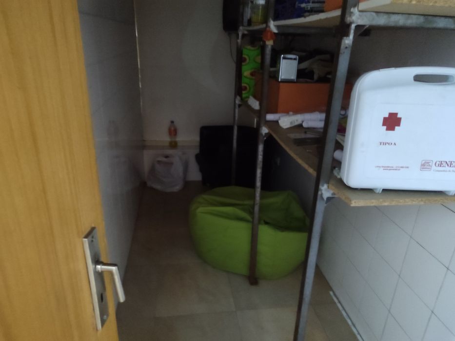 Trespasse de café e barbearia