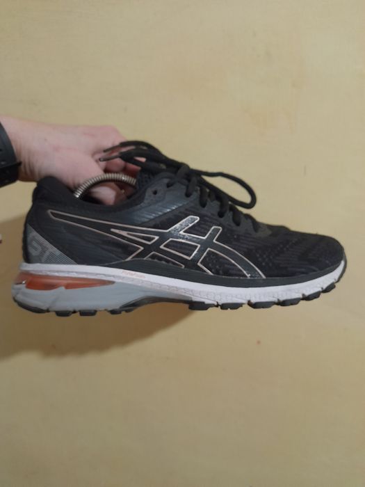 ASICS GT 2000 жіночі спортивні бігові кросівки