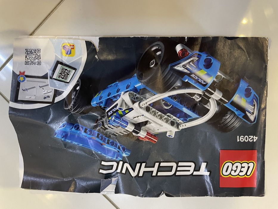 Lego Technic 2w1 - Policyjny pościg 42091