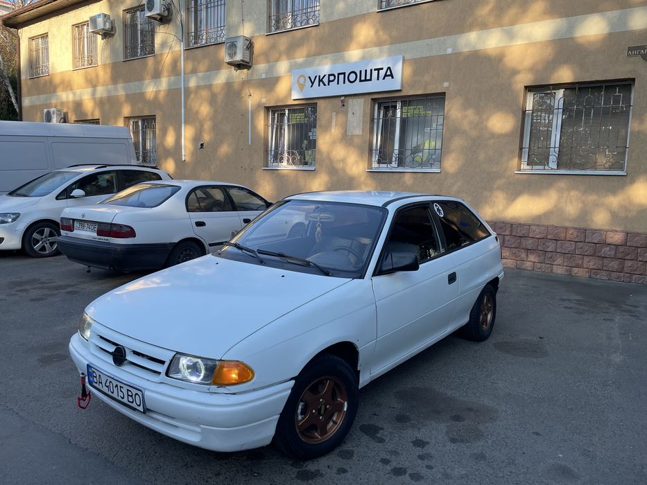 Продам opel astra E 1993 рік в гарному стані