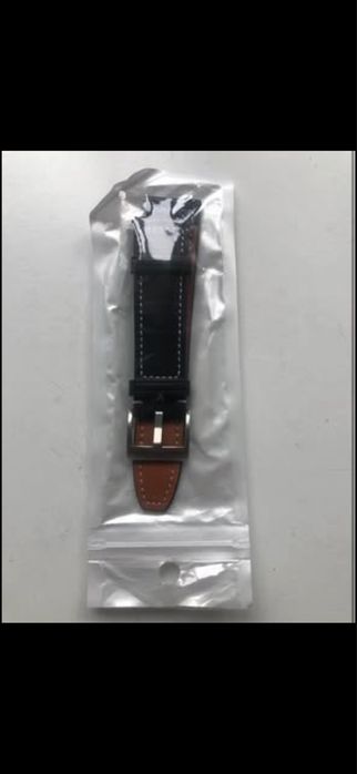 Bracelete em couro