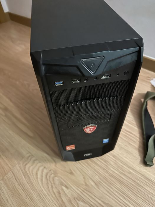 Caixa para montar computador