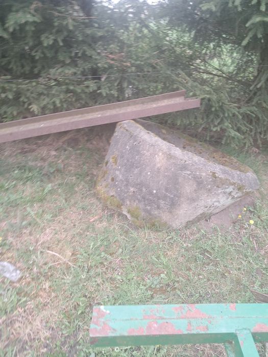 Sprzedam kręg betonowy lub zakończenie studni albo kwietnik