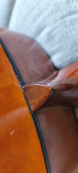 Guitarra clássica em bom estado