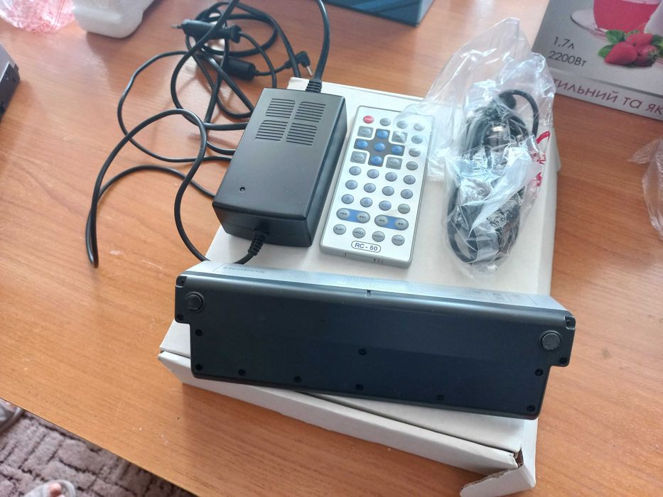 Компактний DVD плеєр Elenberg LD-720 (ДЕФЕКТ)