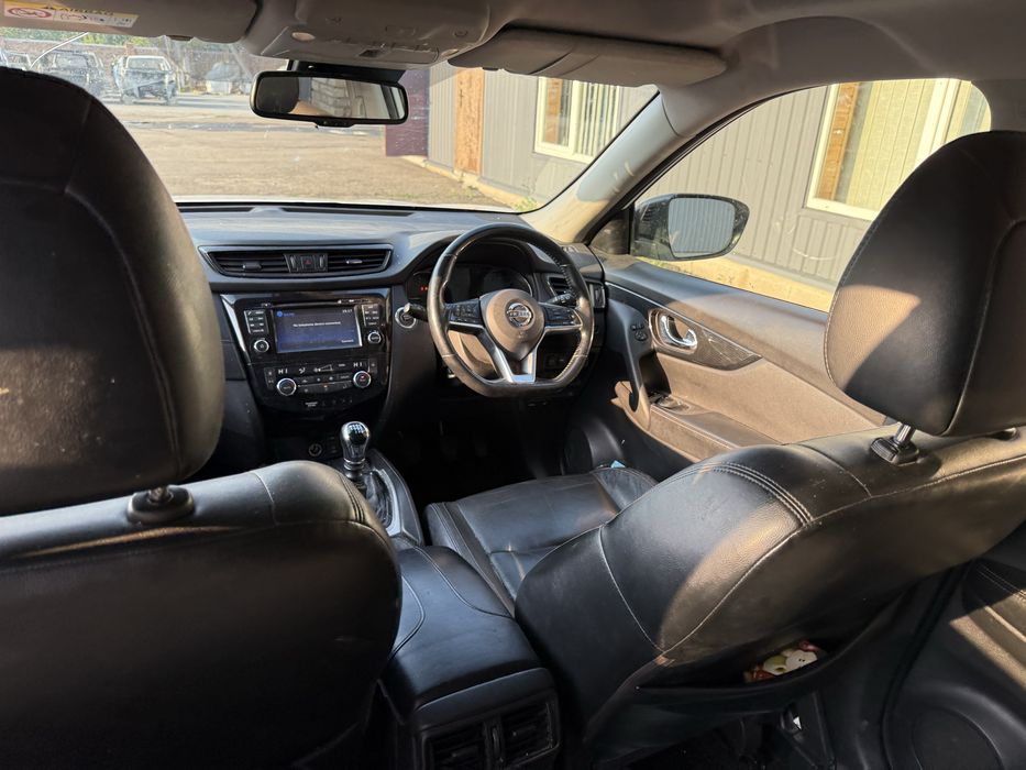 Розборка Nissan Rogue шрот запчастини бампер фара двері X-Trail T32 17-21р рестайлінг розбірка Рог фонарь салон кришка багажника QAB дверь Х трейл Т32