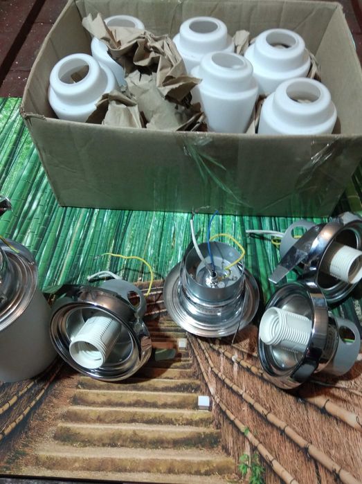 Потолочный светильник с плафоном, бра.