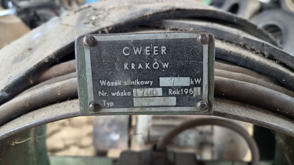 Silnik 7 kw na kołach z przewodem i pasem