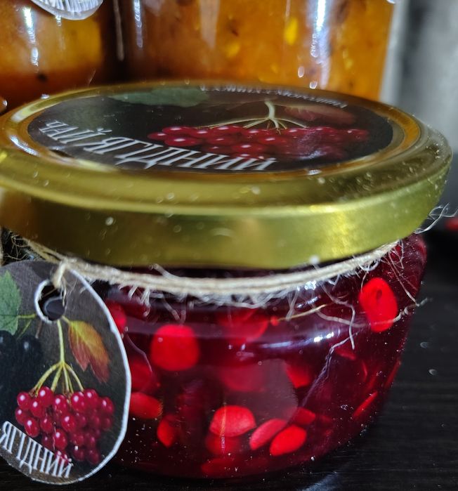 Обліпиха, брусниця, малина, смородина, калина. Домашній ягідний чай.