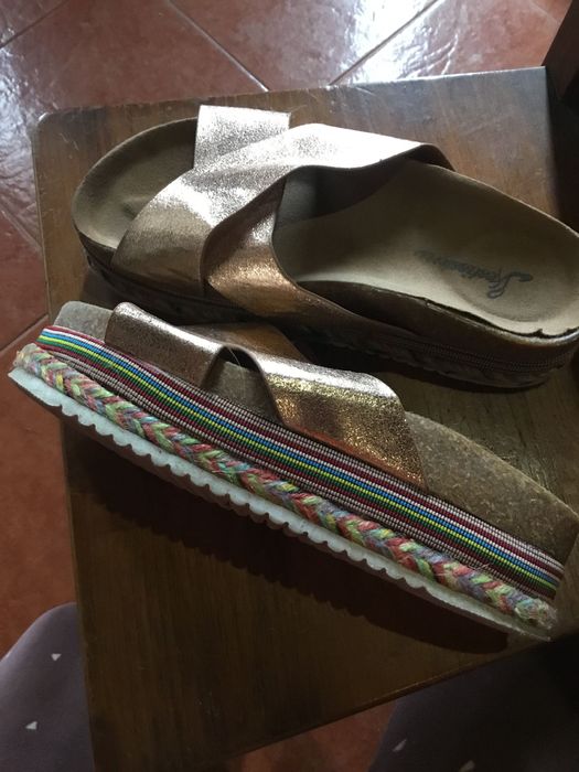 Chinelo usado poucas vezes