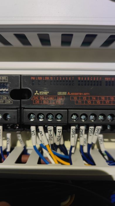 NOWY moduł Melsec UNIT CClink Mitsubishi AJ65SBTB1-32T1 AJ65SBTB1-32D1
