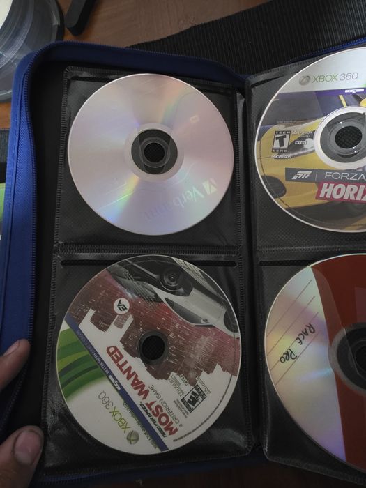 Lote 2x Xbox 360 (Fat + E) + 3 Comandos + Jogos Vários (GTA V, COD, Forza)