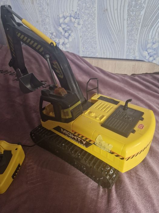 Іграшковий екскалатор на пульту.