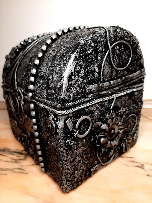 Baú de decoração e arrumação artesanato