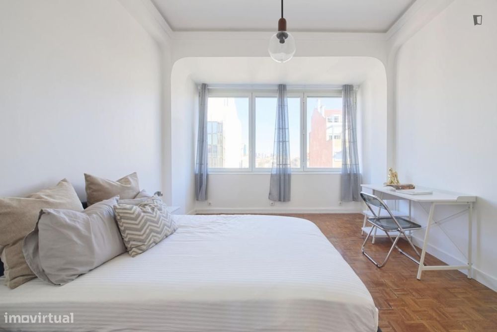 Quarto - localizado em Entrecampos Lisbon