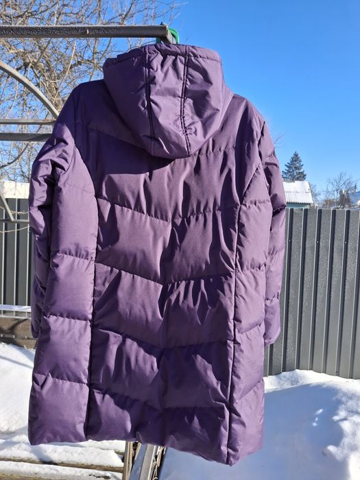 Куртка насиченого фіолетового кольору, розмір L, заміри в описі.