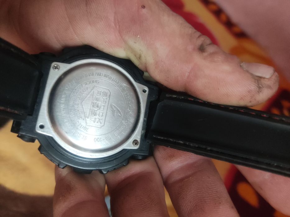 Продам часы Casio G-Shock Ga-100 и вторые практически новые.