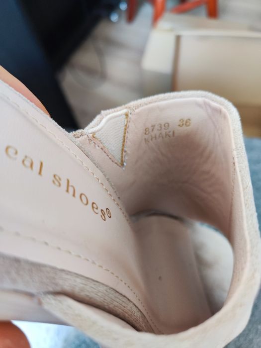 4 pary damskich butów, rozmiar 36, mix stylów