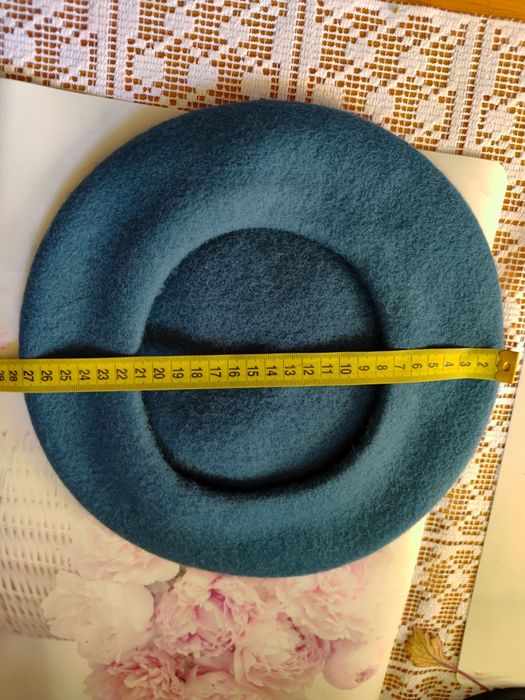 Beret wełniany damski