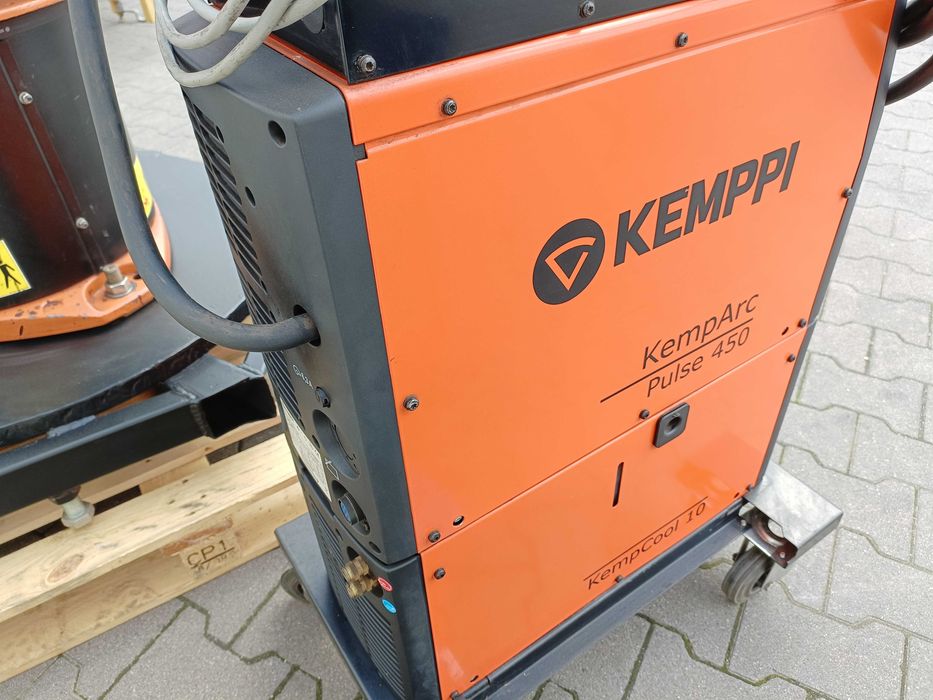 Stanowisko spawalnicze PIAP robot KUKA spawarka KEMPPI