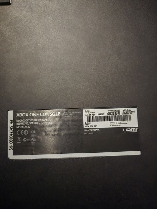 Xbox One 500 GB z grami