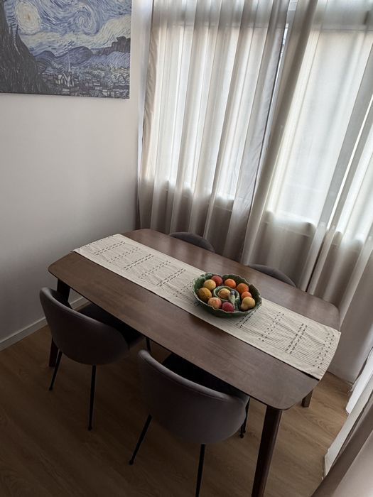 Conjunto de Mesa e Quatro Caderias