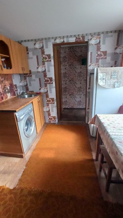 Здам частину будинку.