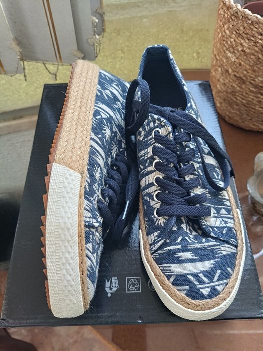 Sapatos Alparcas Seaside Mulher em azul e branco