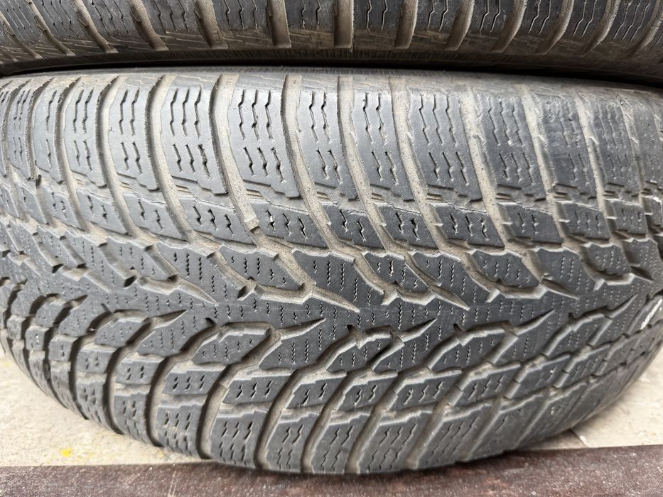Шины 215/60 R16 Nokian WR б/у пара зима 5мм ар. 205212 U9