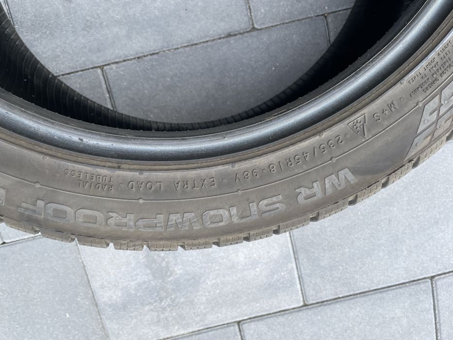 Opony zimowe Uniroyal (2 szt.) + Nokian (2 szt.)