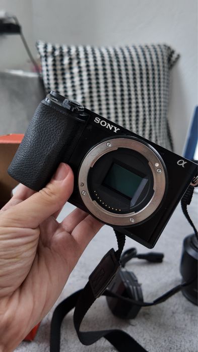 Sony a6100 + obiektyw Sony E 16-50 mm