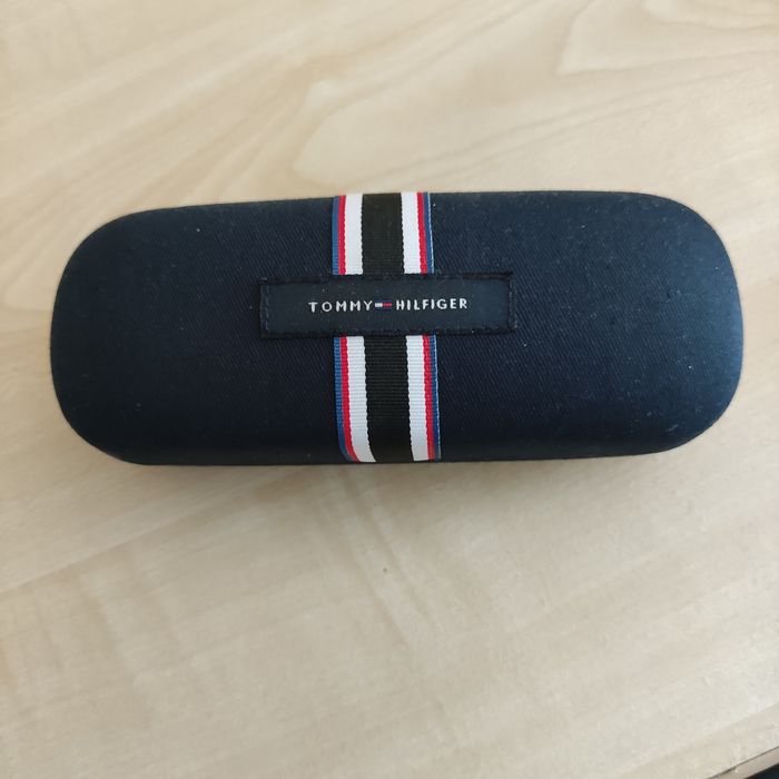 Футляр для очков Tomi Hilfiger