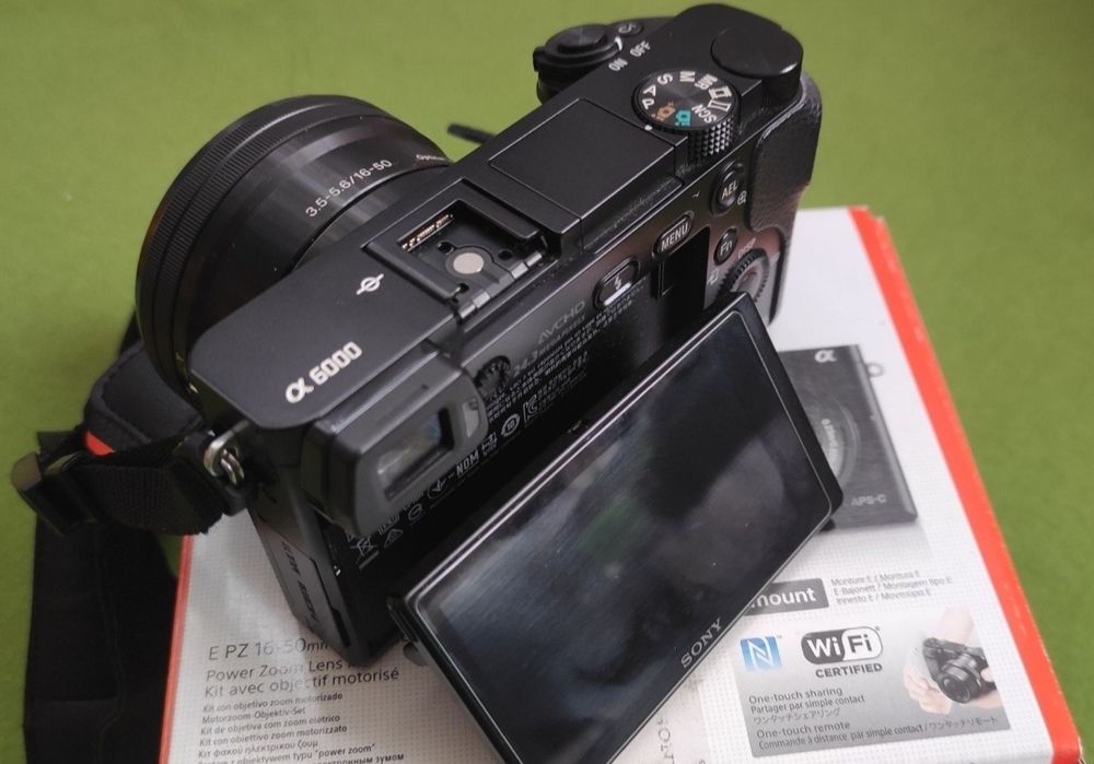 Фотоапарат  Sony a6000