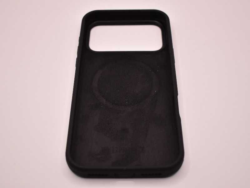 iPhone 17 Pro Max • Czarne Etui • MagSafe • Twarda, Wytrzymała Ochrona